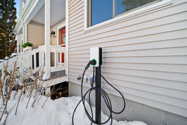 8 Standish Way Apt 8, Amherst, NH 03031