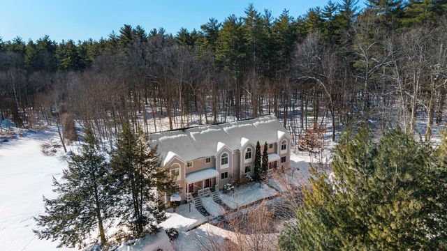 8 Standish Way Apt 8, Amherst, NH 03031