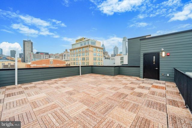 225-27 N 12TH ST, Philadelphia, PA 19107