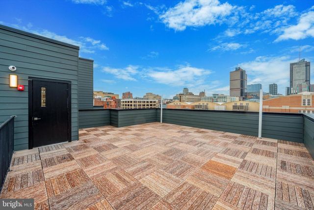 225-27 N 12TH ST, Philadelphia, PA 19107