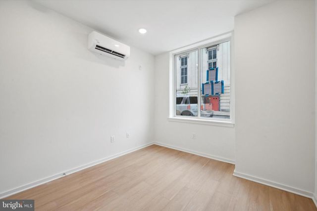 225-27 N 12TH ST, Philadelphia, PA 19107