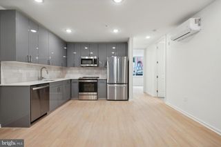 225-27 N 12TH ST, Philadelphia, PA 19107