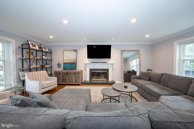 10 HANSEN CT, Narberth, PA 19072