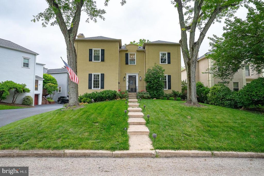 10 HANSEN CT, Narberth, PA 19072
