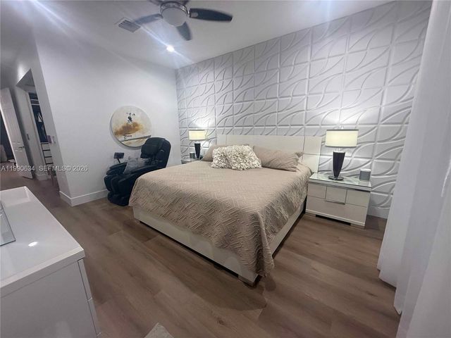 6923 Julia Gardens Dr, Coconut Creek, FL 33073