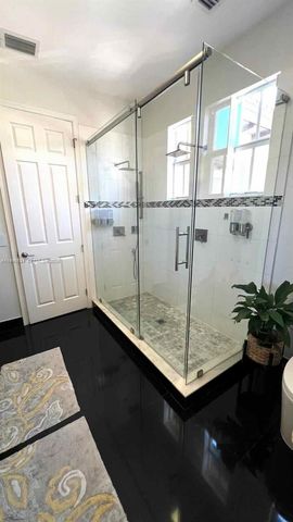 6923 Julia Gardens Dr, Coconut Creek, FL 33073