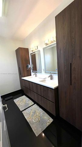 6923 Julia Gardens Dr, Coconut Creek, FL 33073