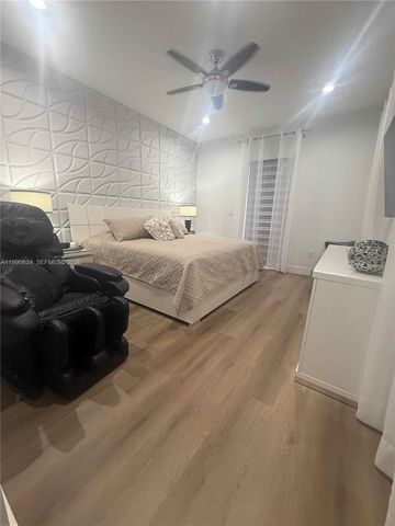 6923 Julia Gardens Dr, Coconut Creek, FL 33073