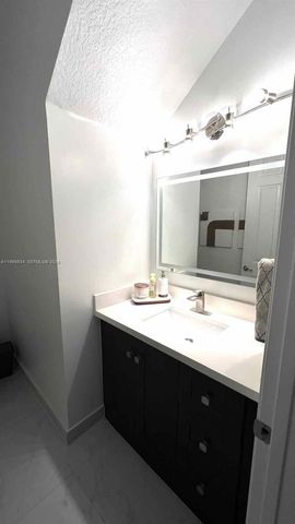 6923 Julia Gardens Dr, Coconut Creek, FL 33073