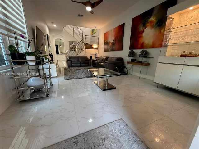 6923 Julia Gardens Dr, Coconut Creek, FL 33073