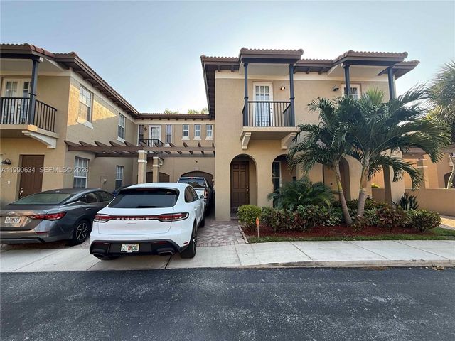 6923 Julia Gardens Dr, Coconut Creek, FL 33073