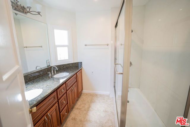 1212 S La Jolla Avenue, Los Angeles, CA 90035