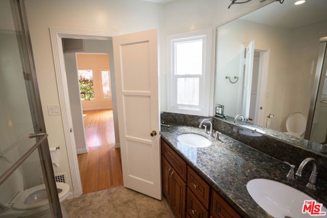 1212 S La Jolla Avenue, Los Angeles, CA 90035