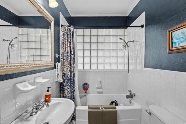 5111 Woodlawn Dr, Little Rock, AR 72205