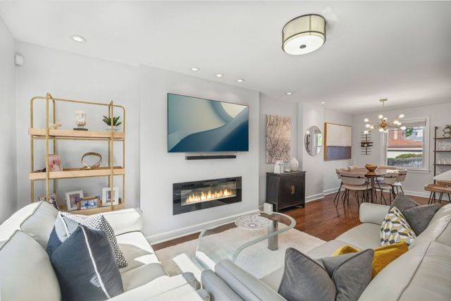 1745 N Oak Park Avenue, Chicago, IL 60707