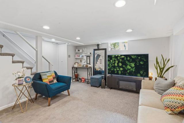1745 N Oak Park Avenue, Chicago, IL 60707