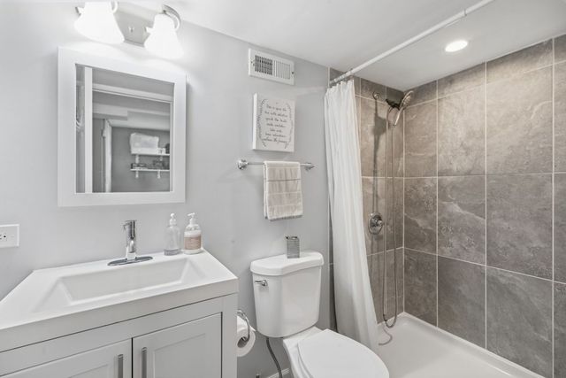1745 N Oak Park Avenue, Chicago, IL 60707