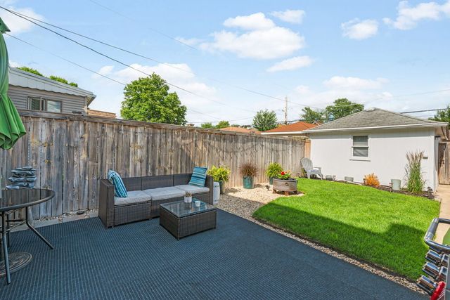 1745 N Oak Park Avenue, Chicago, IL 60707
