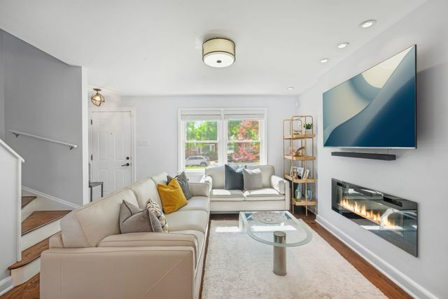 1745 N Oak Park Avenue, Chicago, IL 60707