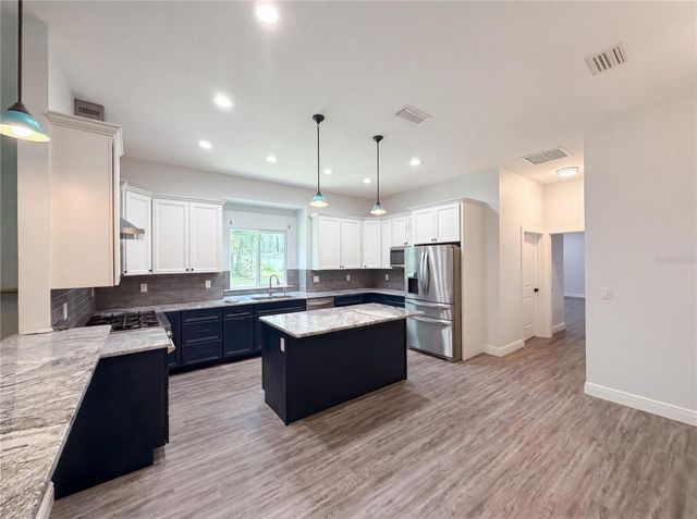 2700 WESTSIDE DRIVE, Leesburg, FL 34748