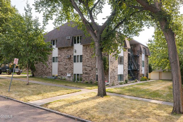 415 1st Street, Bismarck, ND 58501 property photo