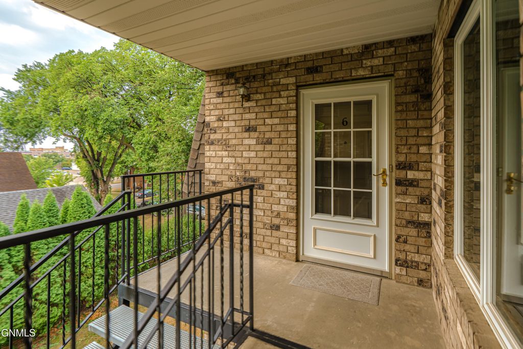 415 1st Street, Bismarck, ND 58501 photo 2