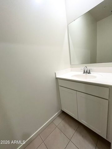 2215 W HARMONT Drive, Phoenix, AZ 85021