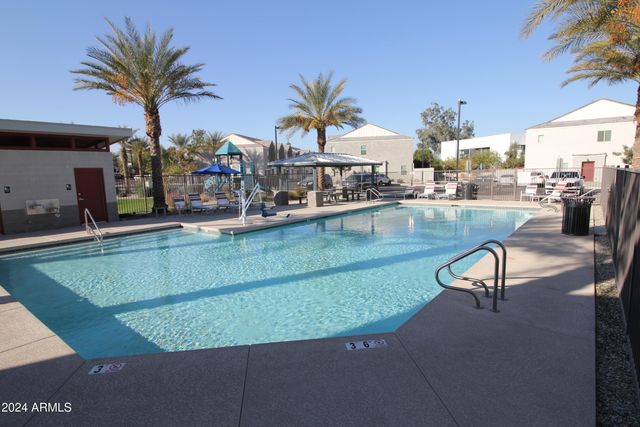 2215 W HARMONT Drive, Phoenix, AZ 85021