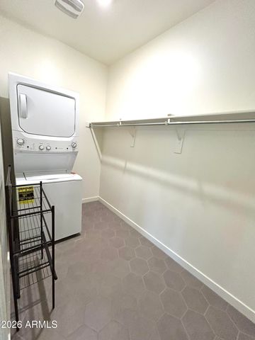 2215 W HARMONT Drive, Phoenix, AZ 85021