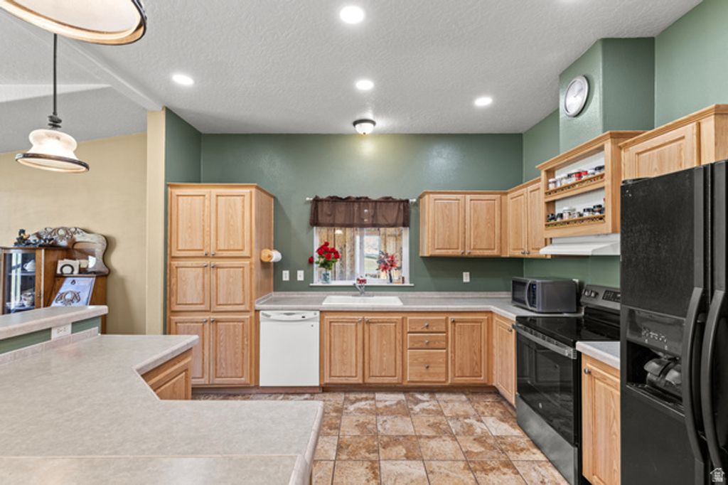 Image 6 of property listing at 958 S HIGHWAY 36, Weston, ID 83286