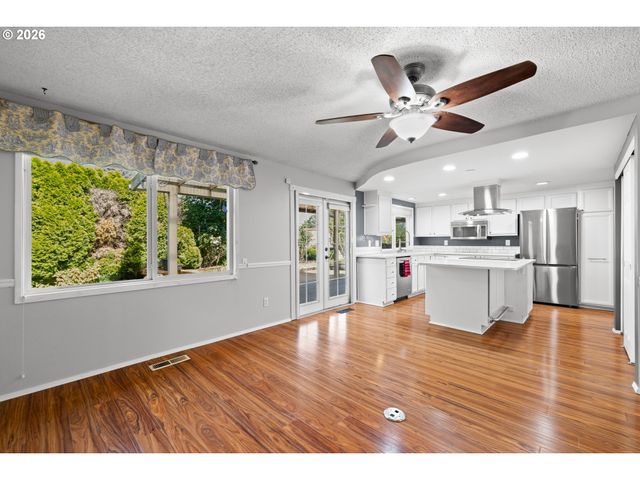 1811 Ne 149TH Ave, Portland, OR 97230
