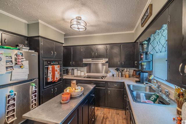 212 Piper Dr., Clinton, KY 42031