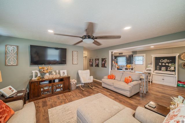 212 Piper Dr., Clinton, KY 42031