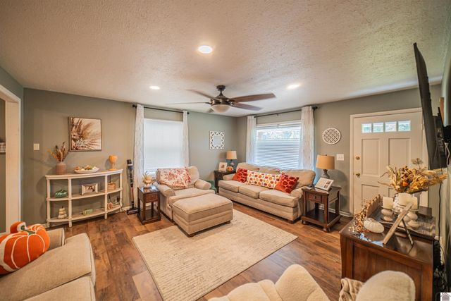 212 Piper Dr., Clinton, KY 42031