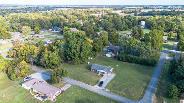 212 Piper Dr., Clinton, KY 42031