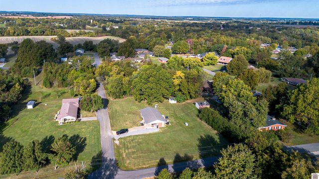 212 Piper Dr., Clinton, KY 42031