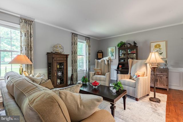 5765 N DEER RUN RD, Doylestown, PA 18902