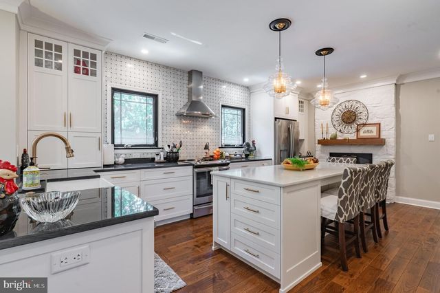 5765 N DEER RUN RD, Doylestown, PA 18902