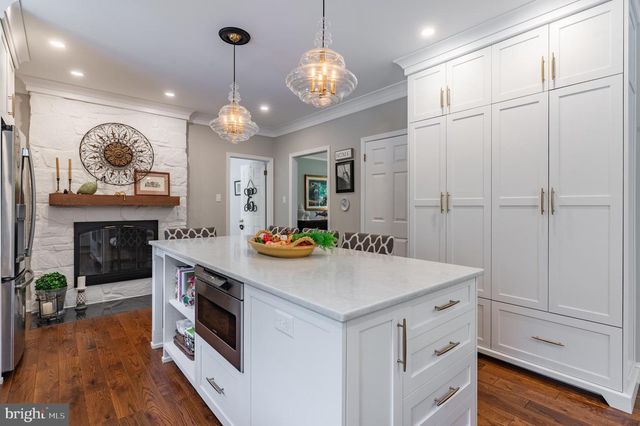 5765 N DEER RUN RD, Doylestown, PA 18902