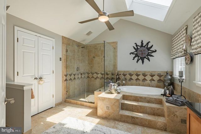 5765 N DEER RUN RD, Doylestown, PA 18902