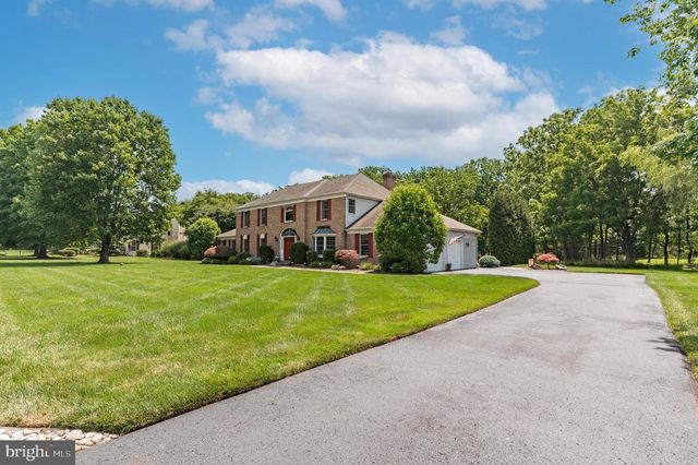 5765 N DEER RUN RD, Doylestown, PA 18902