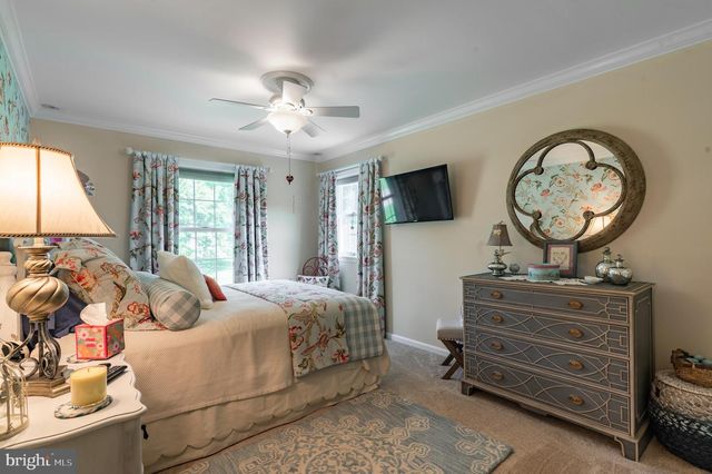 5765 N DEER RUN RD, Doylestown, PA 18902