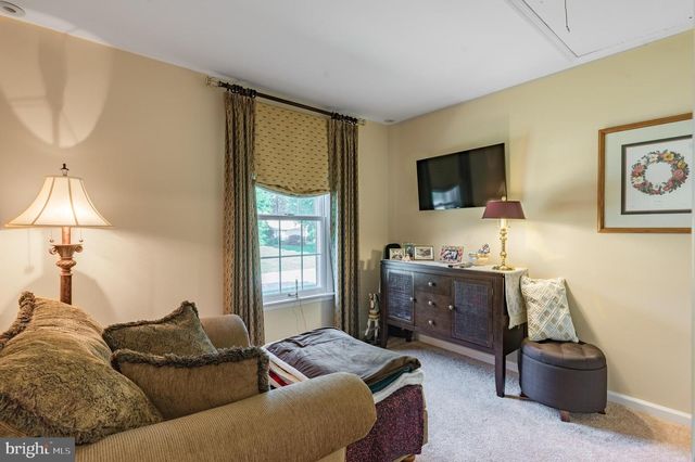 5765 N DEER RUN RD, Doylestown, PA 18902