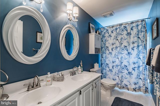 5765 N DEER RUN RD, Doylestown, PA 18902