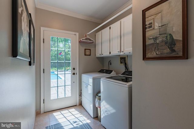 5765 N DEER RUN RD, Doylestown, PA 18902