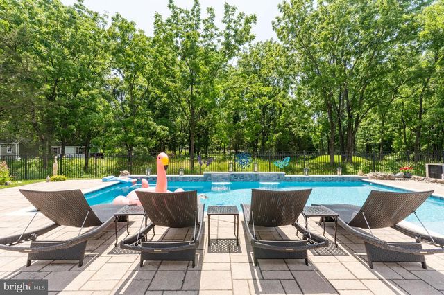 5765 N DEER RUN RD, Doylestown, PA 18902