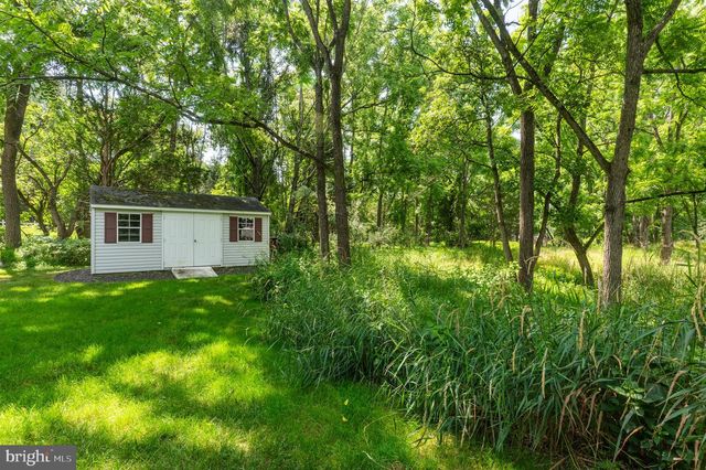 5765 N DEER RUN RD, Doylestown, PA 18902