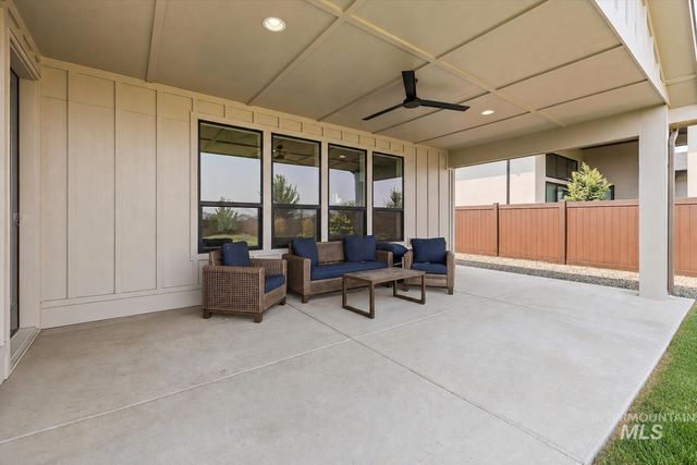 3276 N Fire Flower Ave, Star, ID 83669