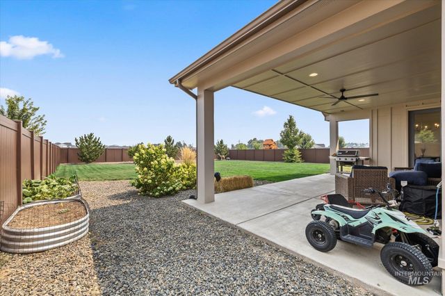 3276 N Fire Flower Ave, Star, ID 83669