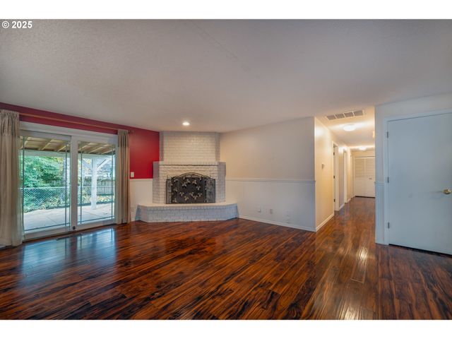 830 IRONWOOD Dr Se, Salem, OR 97306